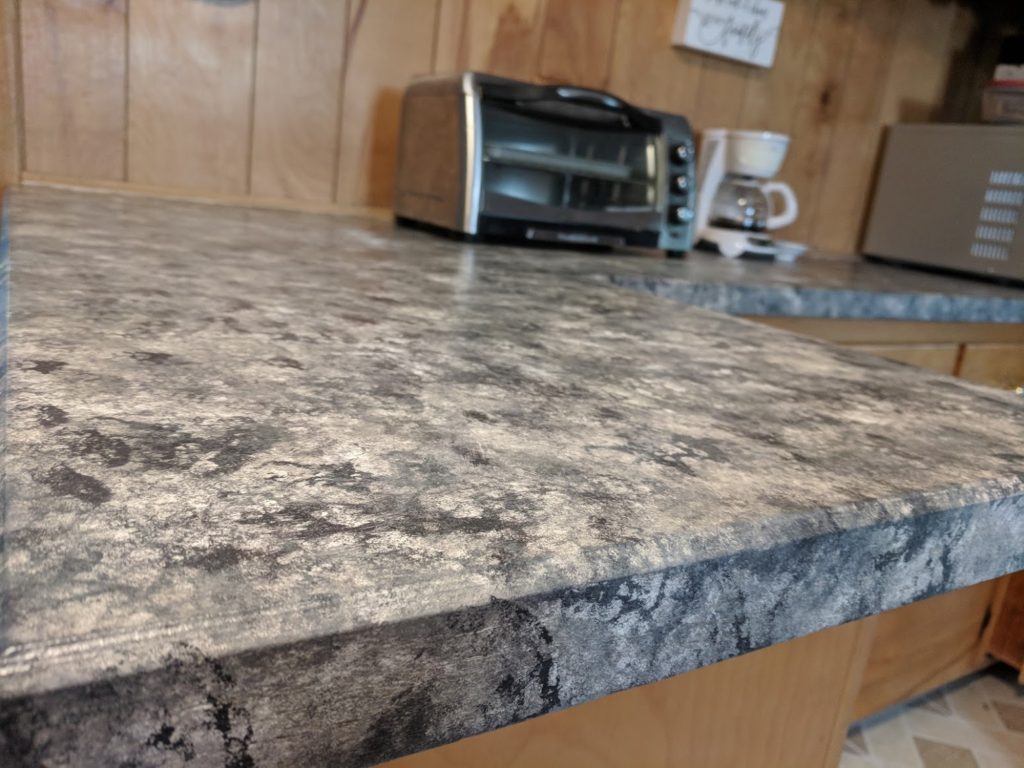 How To Paint Your Countertops Like Granite Mama And More Paint Your Ugly Countertops To Look Like Granite